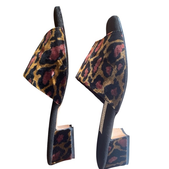 AmyJo Gladstone Leopard Print Textured Slipper with Low Heel Lg - Picture 5 of 5